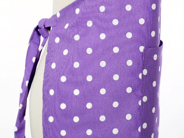 Kuchyňská zástěra Loneta puntíky na fialové značky Škodák