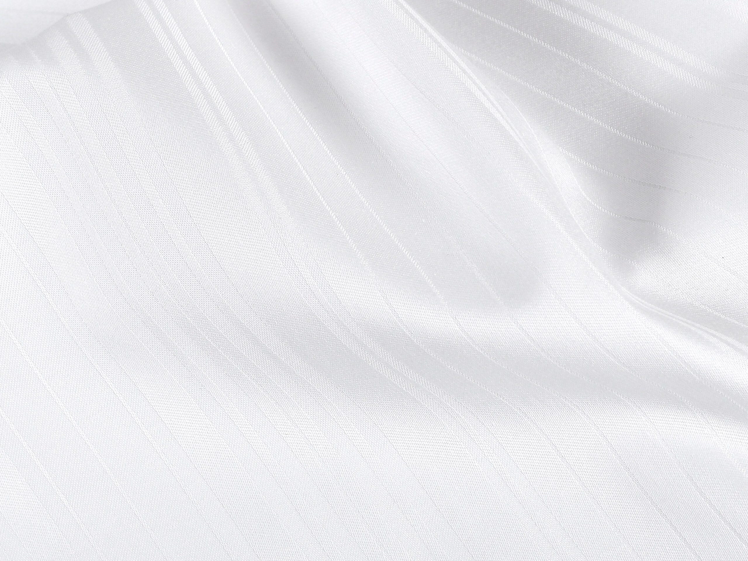 Damaškový povlak na polštář - proužky - bílý značky Škodák