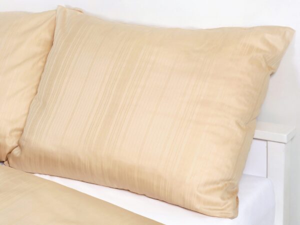 Hotelové povlečení Grand proužky béžové značky Škodák