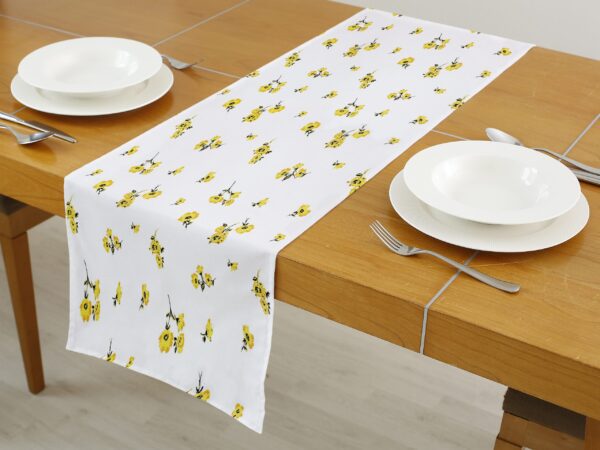 Bavlněný běhoun žluté květy na bílé značky Škodák