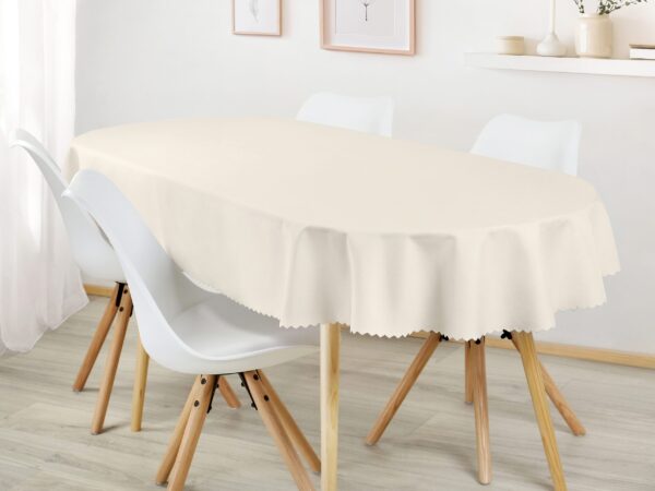 Oválný teflonový ubrus smetanový značky Škodák