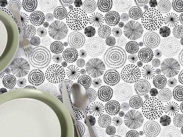 Kulatý teflonový ubrus černý kruh na bílé značky Škodák