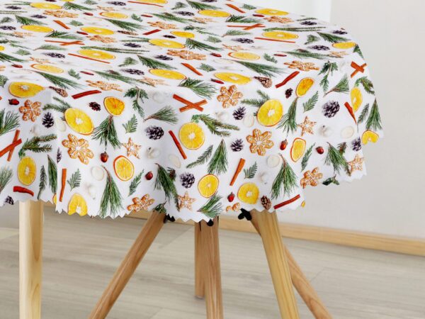 Oválný teflonový ubrus perníky a pomeranč značky Škodák