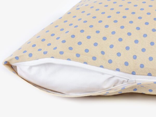 Povlak na polštář Mestral modré puntíky značky Škodák