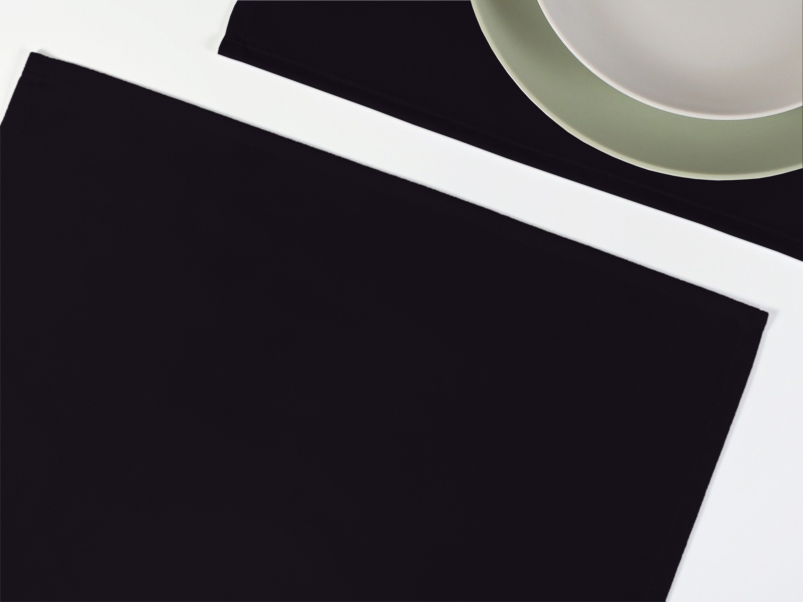 Bavlněné prostírání černé značky Škodák.