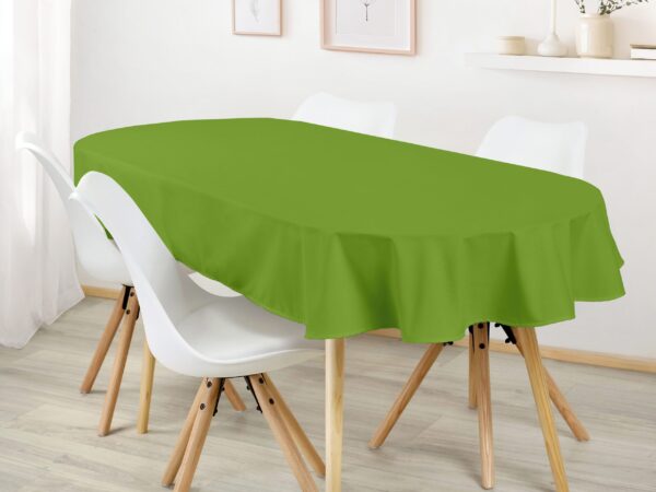 Bavlněný oválný ubrus zelený značky Škodák.