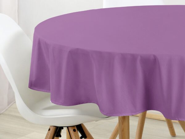 Bavlněný kulatý ubrus světle fialový značky Škodák.