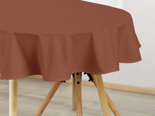 Bavlněný oválný ubrus světle hnědý značky Škodák.