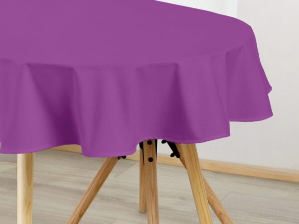 Bavlněný oválný ubrus fialový značky Škodák.