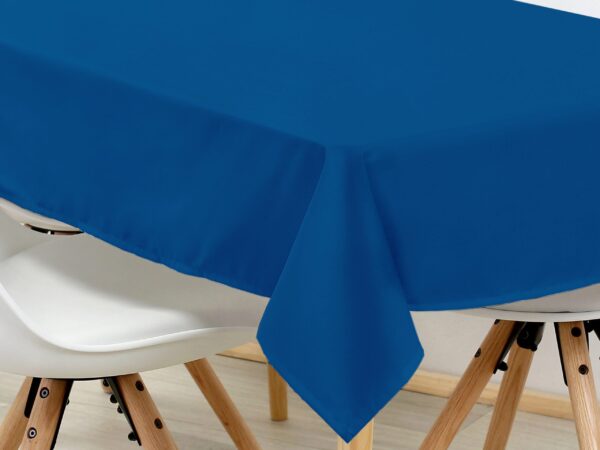 Hranatý bavlněný ubrus královsky modrý značky Škodák