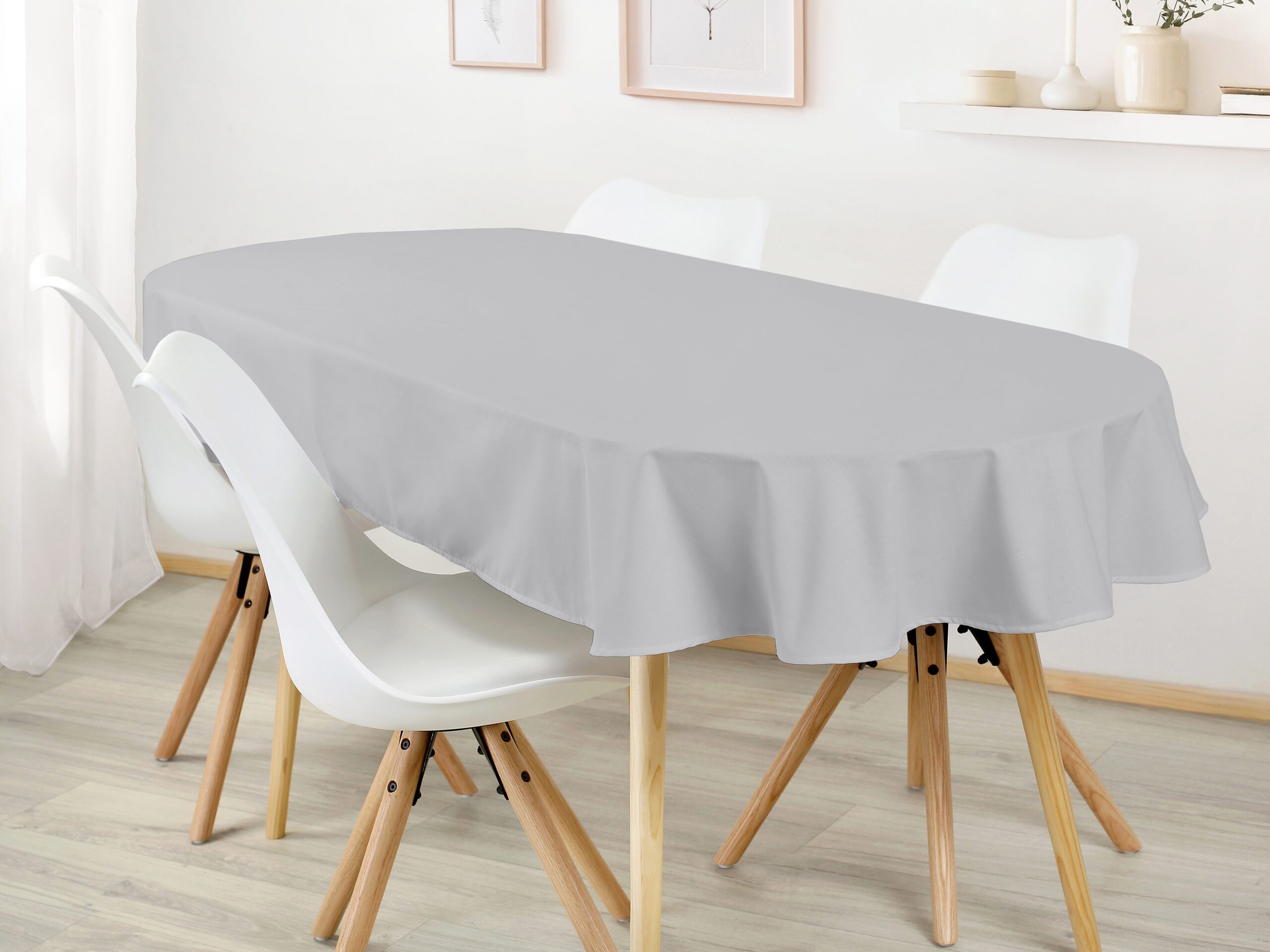 Oválný bavlněný ubrus světle šedý značky Škodák