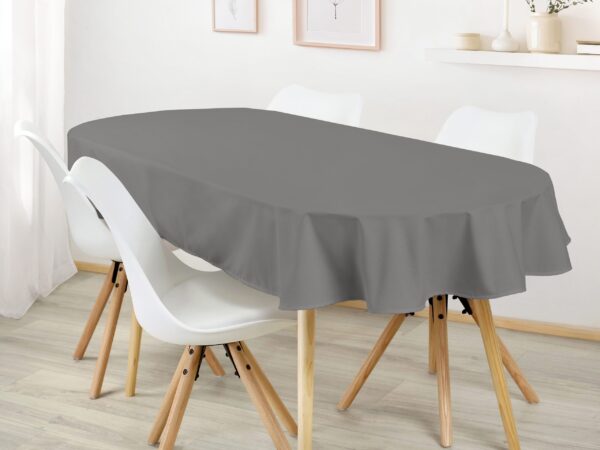 Bavlněný oválný ubrus šedý značky Škodák.