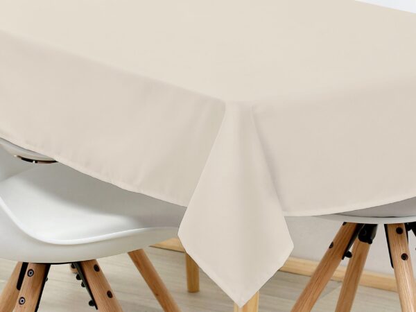 Bavlněný hranatý ubrus režný značky Škodák.