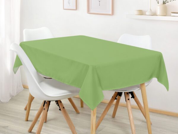 Bavlněný hranatý ubrus zelený značky Škodák.