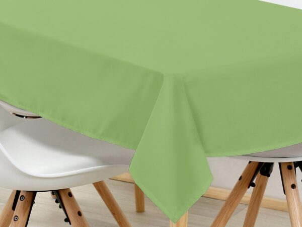 Bavlněný hranatý ubrus zelený značky Škodák.