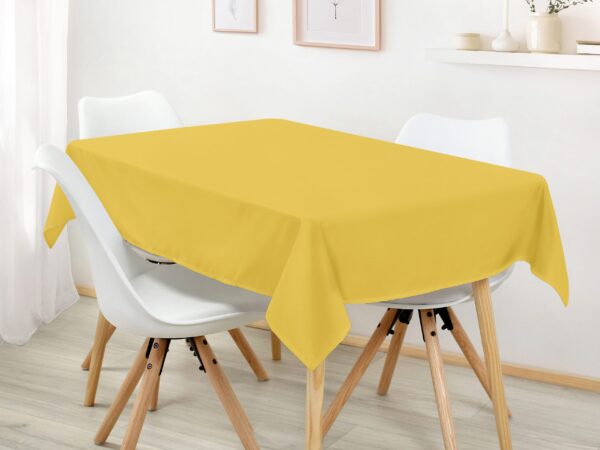 Bavlněný hranatý ubrus medový značky Škodák.