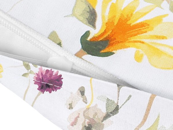 Bavlněný povlak na polštář louka s čmelákem značky Škodák