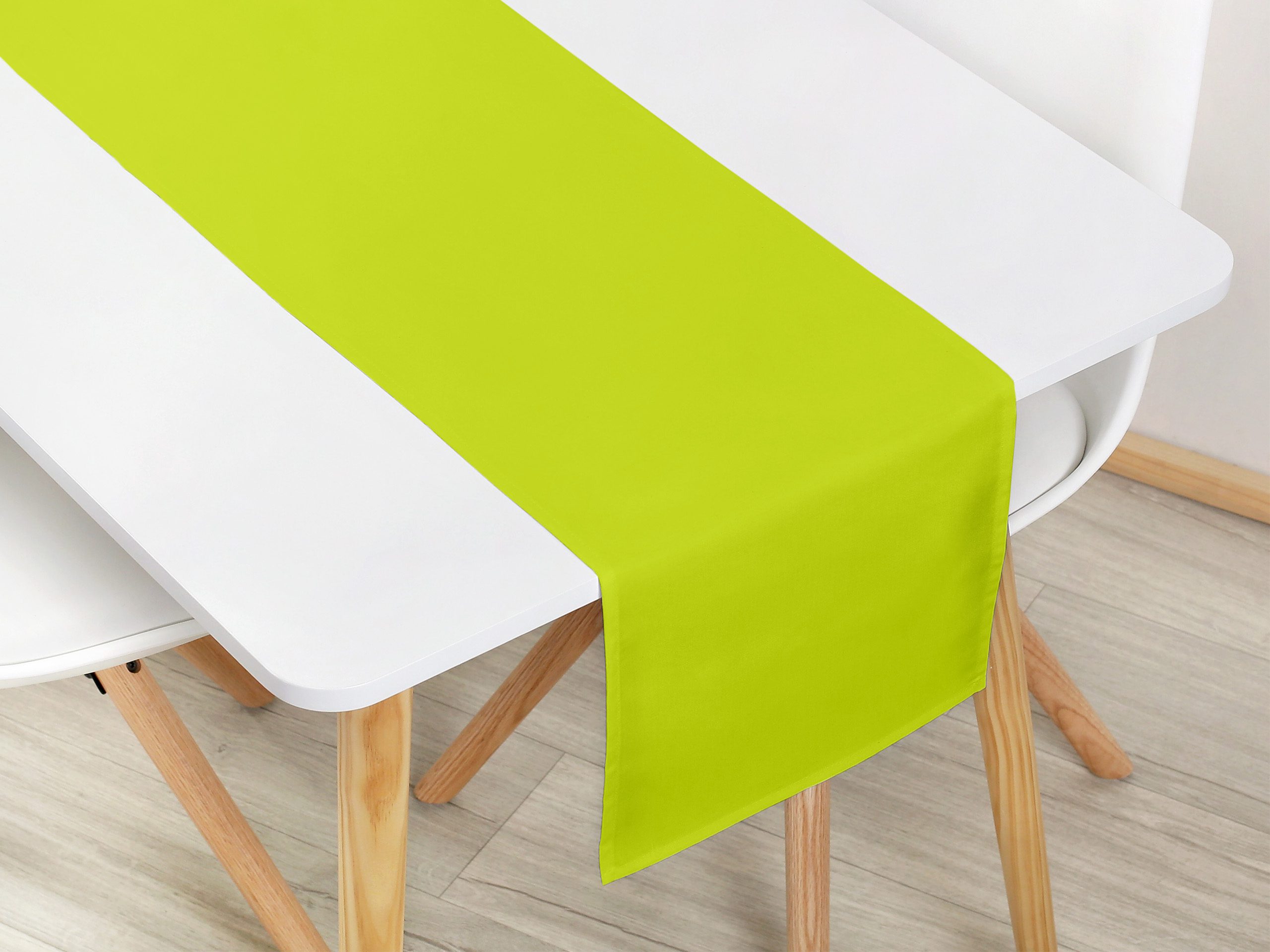 Běhoun Loneta světle zelený značky Škodák