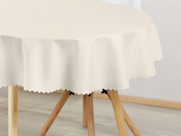 Oválný teflonový ubrus smetanový značky Škodák