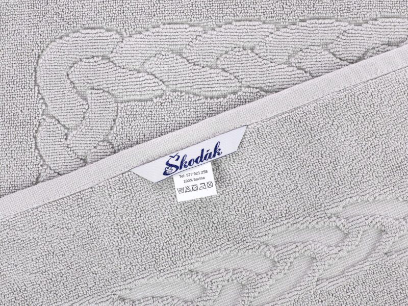 Koupelnová froté předložka 50x70 cm šedá vzor Vánočka značky Škodák