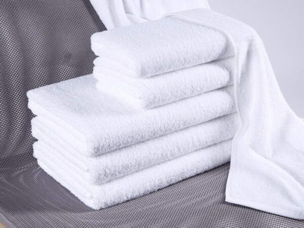 Hotelový froté ručník / osuška bílá značky Škodák