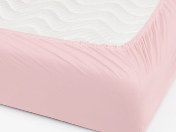 Bavlněné napínací prostěradlo pudrově růžové značky Škodák