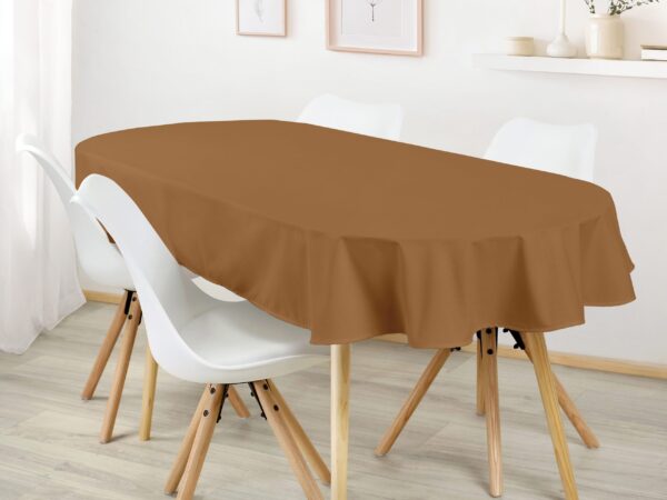 Bavlněný oválný ubrus skořicově hnědý značky Škodák.