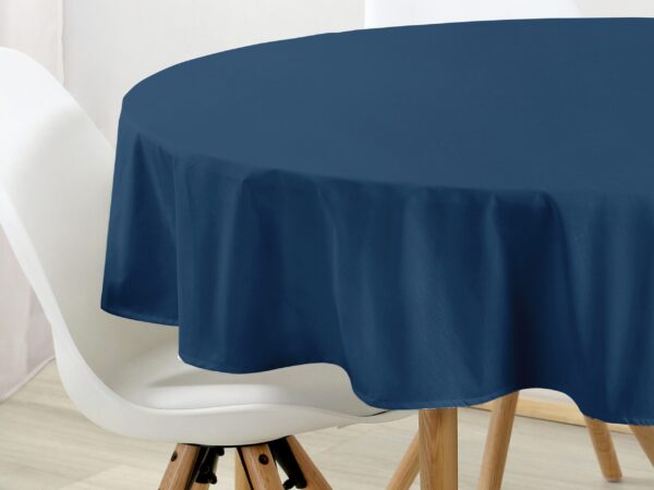 Bavlněný ubrus kulatý tmavě modrý značky Škodák.