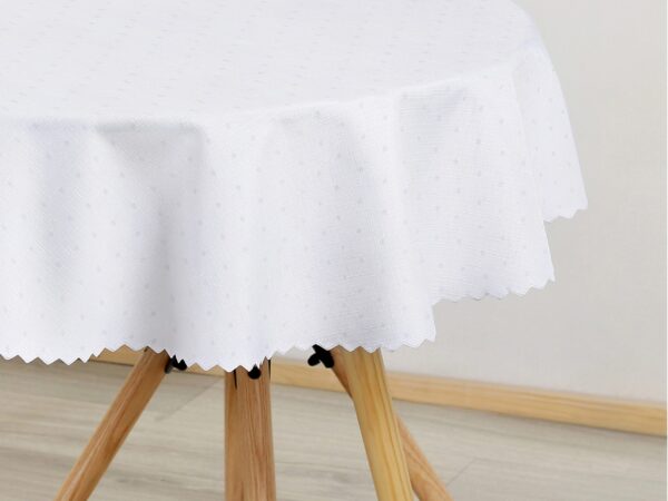 Kulatý teflonový ubrus bílý puntík na bílé značky Škodák