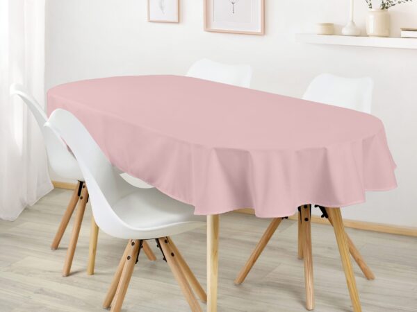 Bavlněný oválný ubrus pudrově růžový značky Škodák.