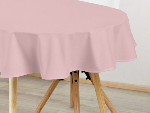 Bavlněný oválný ubrus pudrově růžový značky Škodák.