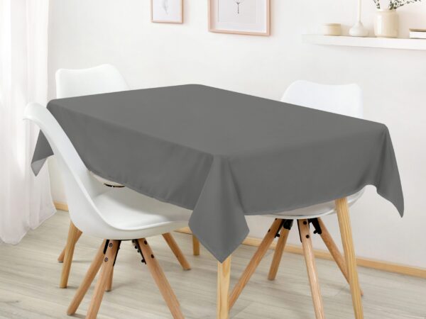 Bavlněný hranatý ubrus kouřově šedý značky Škodák.