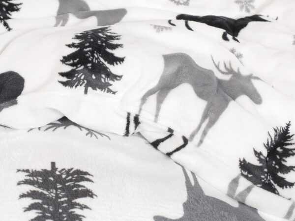 Mikroplyšové povlečení šedí sobíci značky Škodák