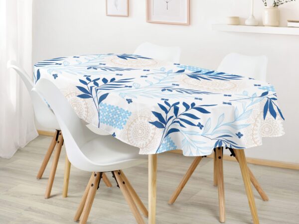 Oválný bavlněný ubrus modré listy s mandalou značky Škodák