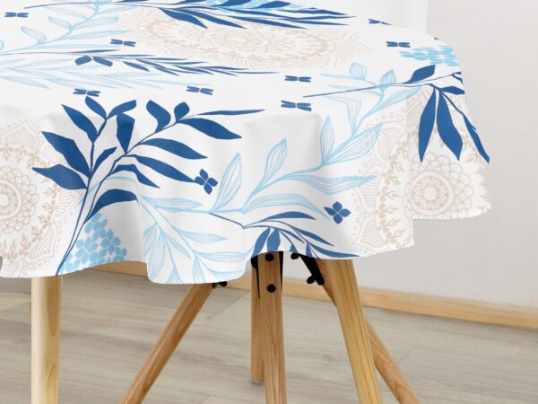 Oválný bavlněný ubrus modré listy s mandalou značky Škodák