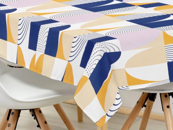 Hranatý bavlněný ubrus barevné výseče značky Škodák