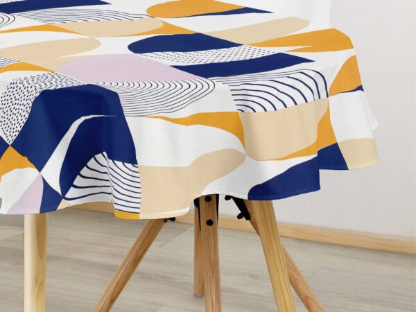 Oválný bavlněný ubrus barevné výseče značky Škodák