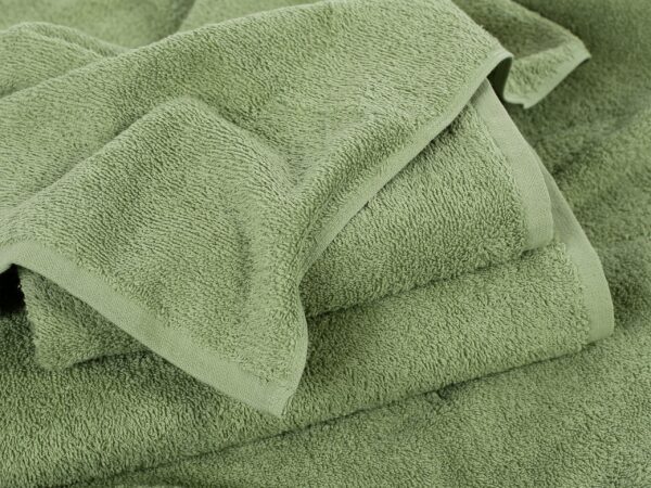 Hotelový froté ručník / osuška olivově zelená značky Škodák