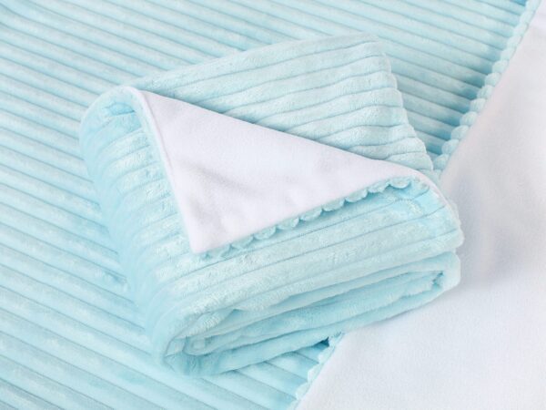 Dětská deka Minky s proužky světle modrá značky Škodák