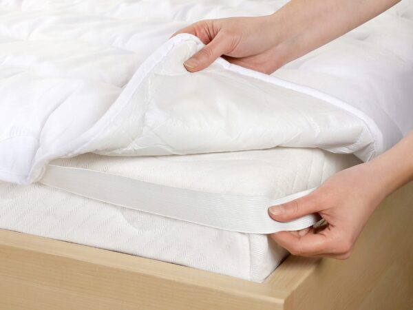 Chránič matrace PUR prošívaný - lemovka značky Škodák