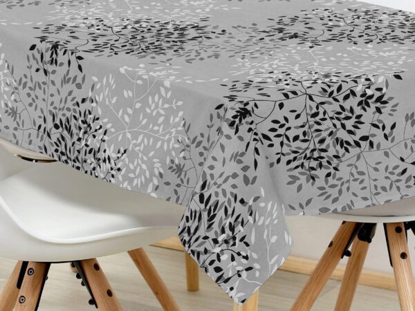 Hranatý bavlněný ubrus drobné černé lístky značky Škodák