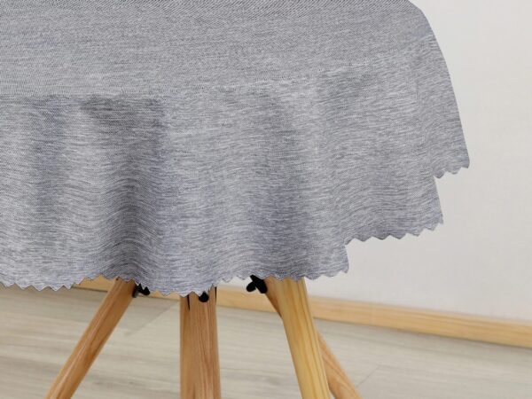 Kulatý teflonový ubrus šedý s nitkou značky Škodák