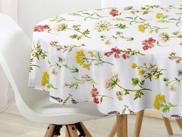 Kulatý bavlněný ubrus kvetoucí jaro značky Škodák