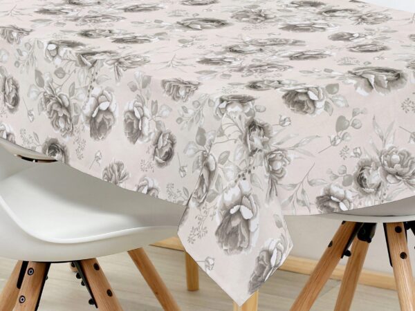 Hranatý bavlněný ubrus velké šedé květy značky Škodák