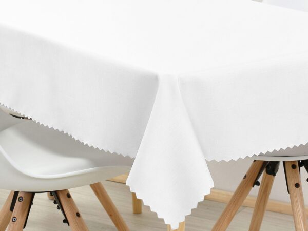 Hranatý teflonový ubrus bílý značky Škodák