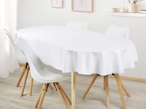 Hranatý teflonový ubrus bílý značky Škodák