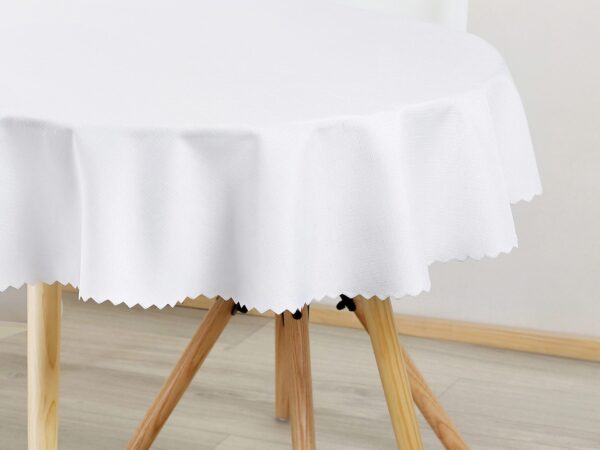 Oválný teflonový ubrus bílý značky Škodák