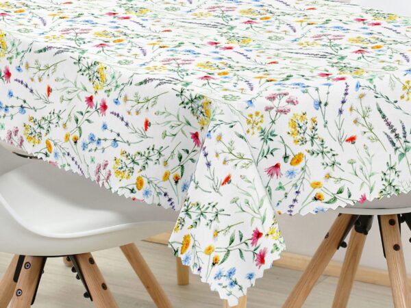 Hranatý teflonový ubrus rozkvetlá louka značky Škodák