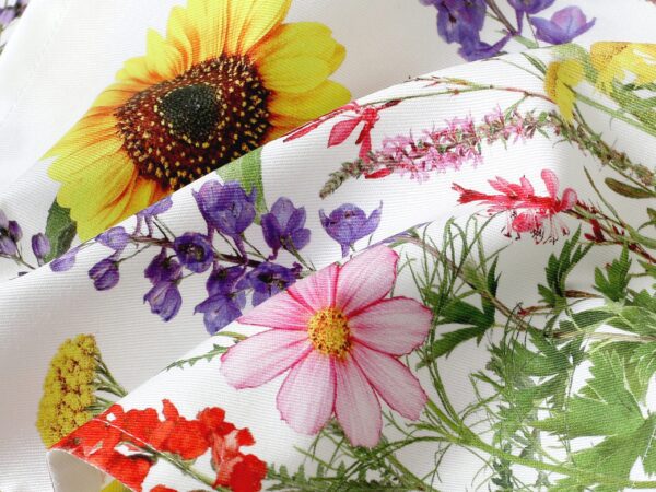 Bavlněné keprové prostírání louka slunečnice značky Škodák