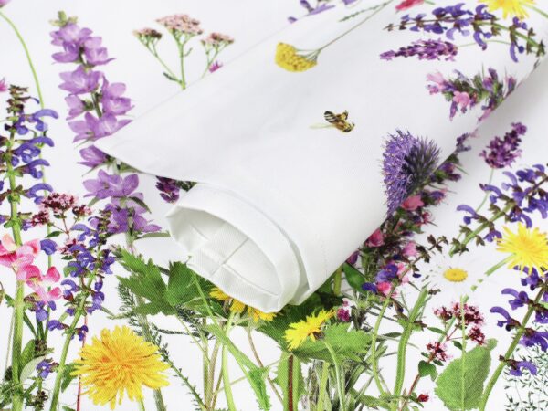 Bavlněné keprové prostírání louka beruška značky Škodák